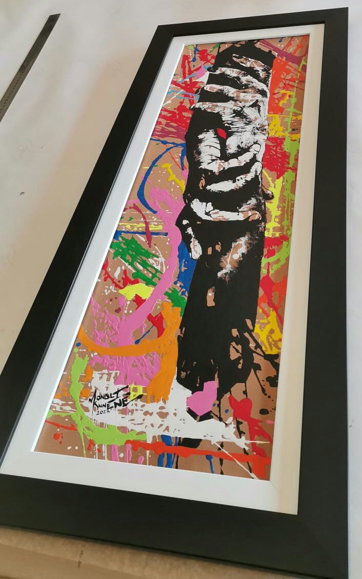 This MONDLIART® explores Ubuntu, the idea that “I am because we are.” It reflects the invisible thread connecting humanity across cultures, histories, and identities, positioning interconnectedness as the foundation of both personal existence and collective belonging.